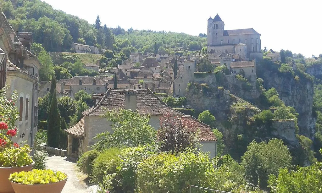 Appartements - Charme, Jardin Et Vue Imprenable En Plein Coeur De St-Cirq 0*, Saint-Cirq-Lapopie