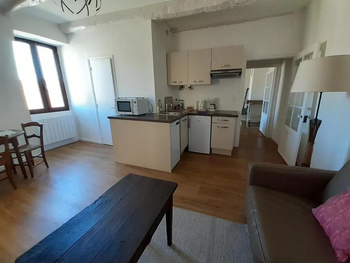 Appartements - Charme, Jardin Et Vue Imprenable En Plein Coeur De St-Cirq France
